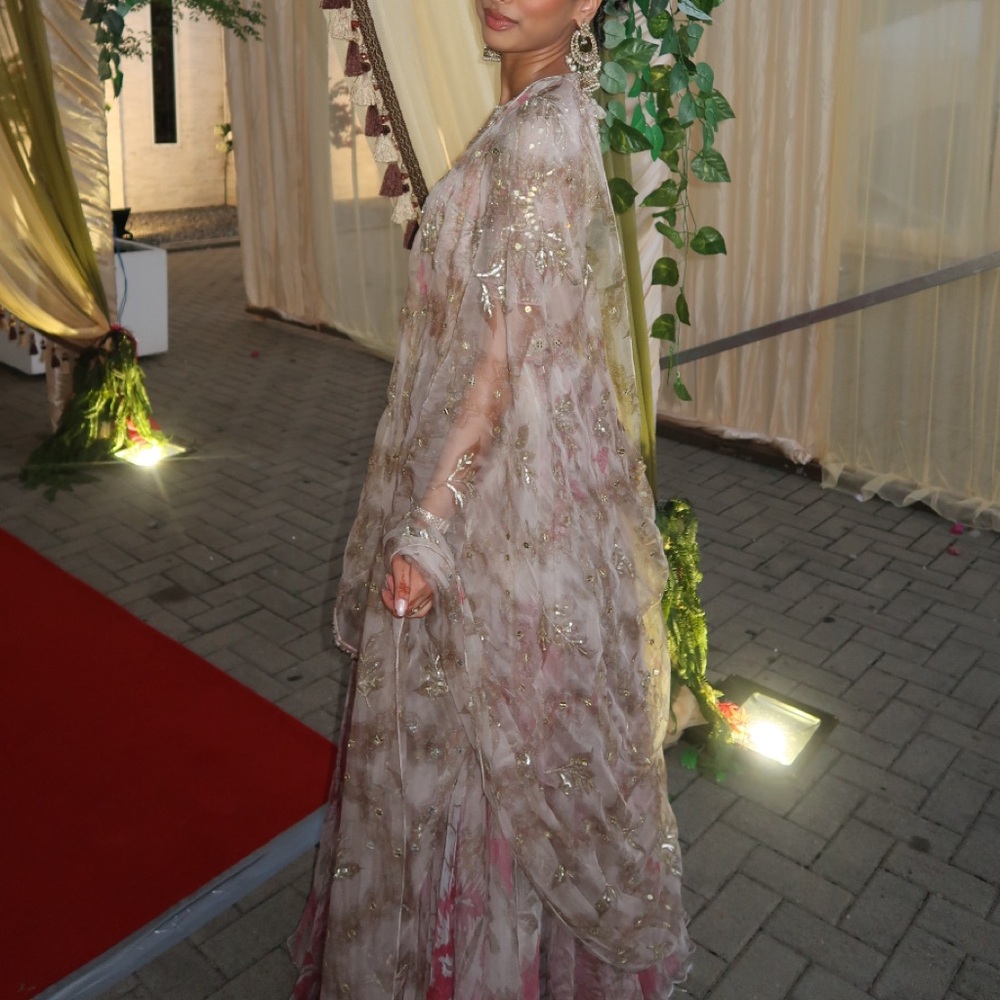 Elegant Pink & Cream Floral Lehenga Choli with Sheer Dupatta - Picture 3 of 10